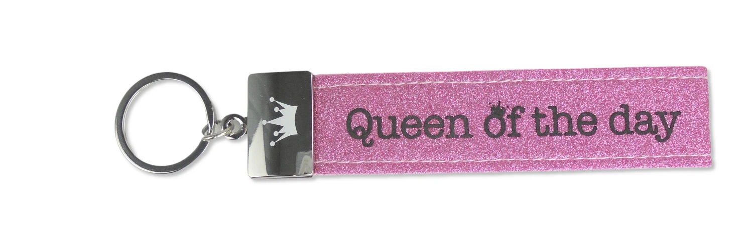 Depesche Schlaufen Schlüsselanhänger “Glücksfilz – Fußballgott” Mit Metallabschluss 4 Depesche Schlaufen Schlüsselanhänger “Glücksfilz – Fußballgott” Mit Metallabschluss – Bild 2